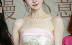 二次元美女被捆绑用震蛋折磨